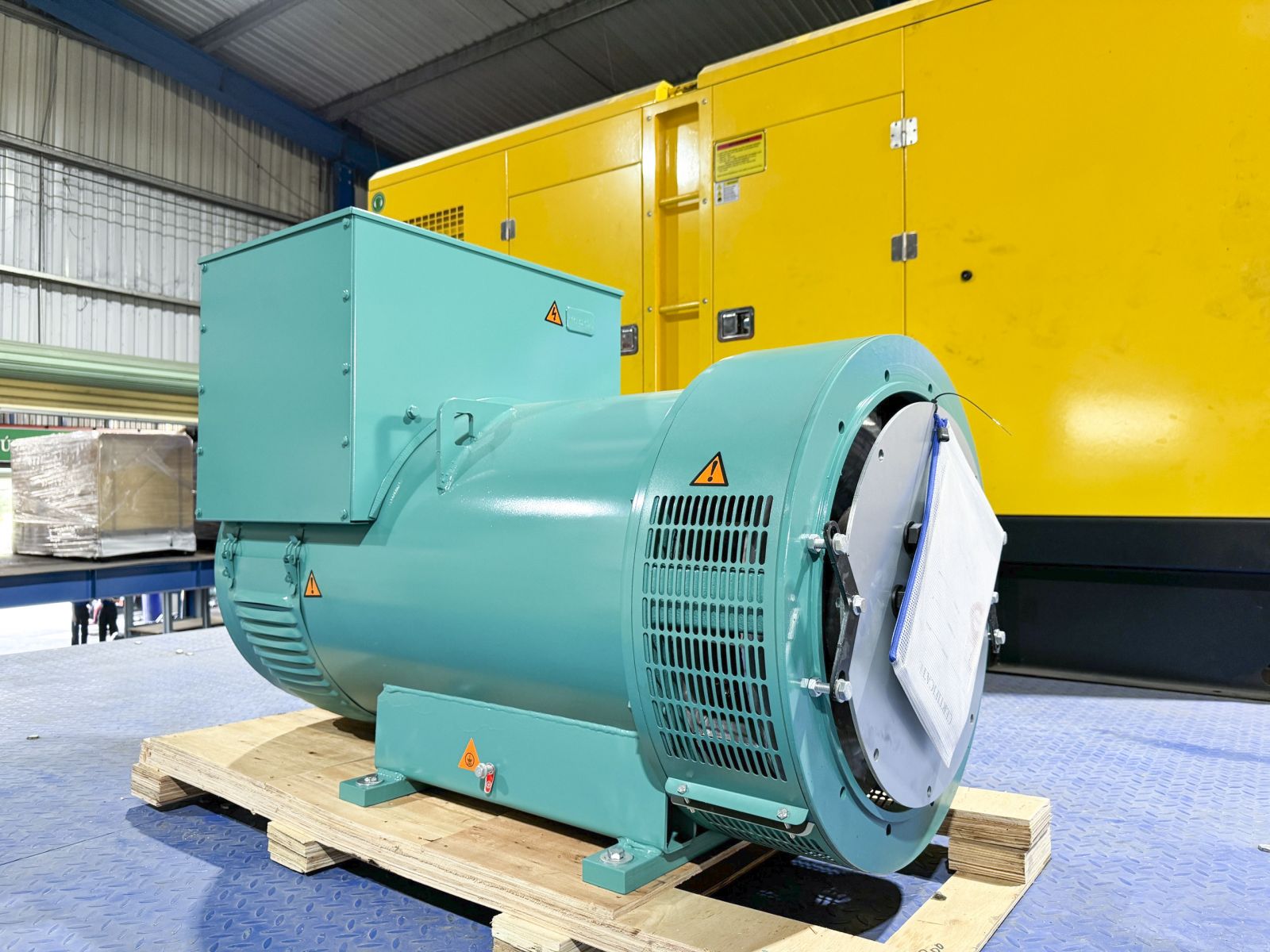 Đầu phát điện không chổi than