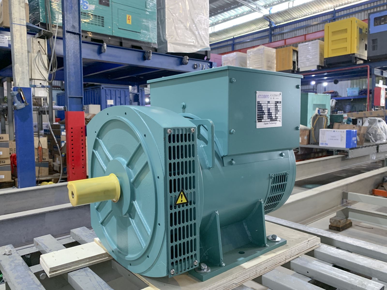 Đầu phát điện không chổi than