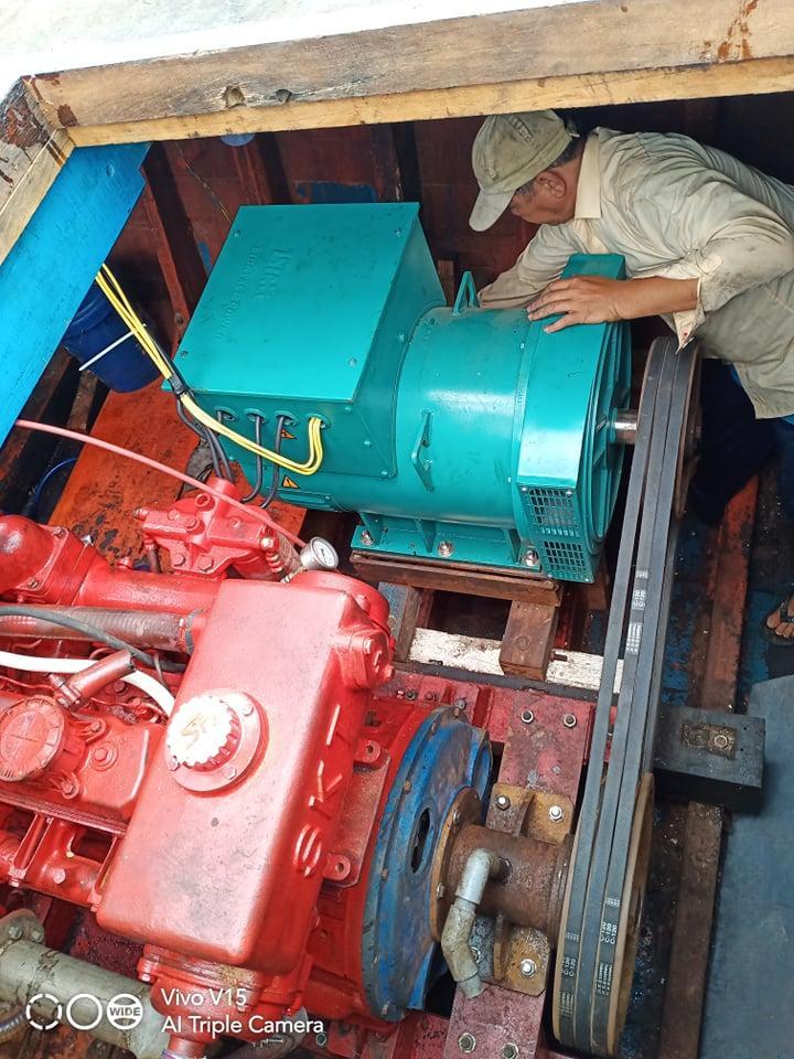 Củ đầu phát điện tàu biển