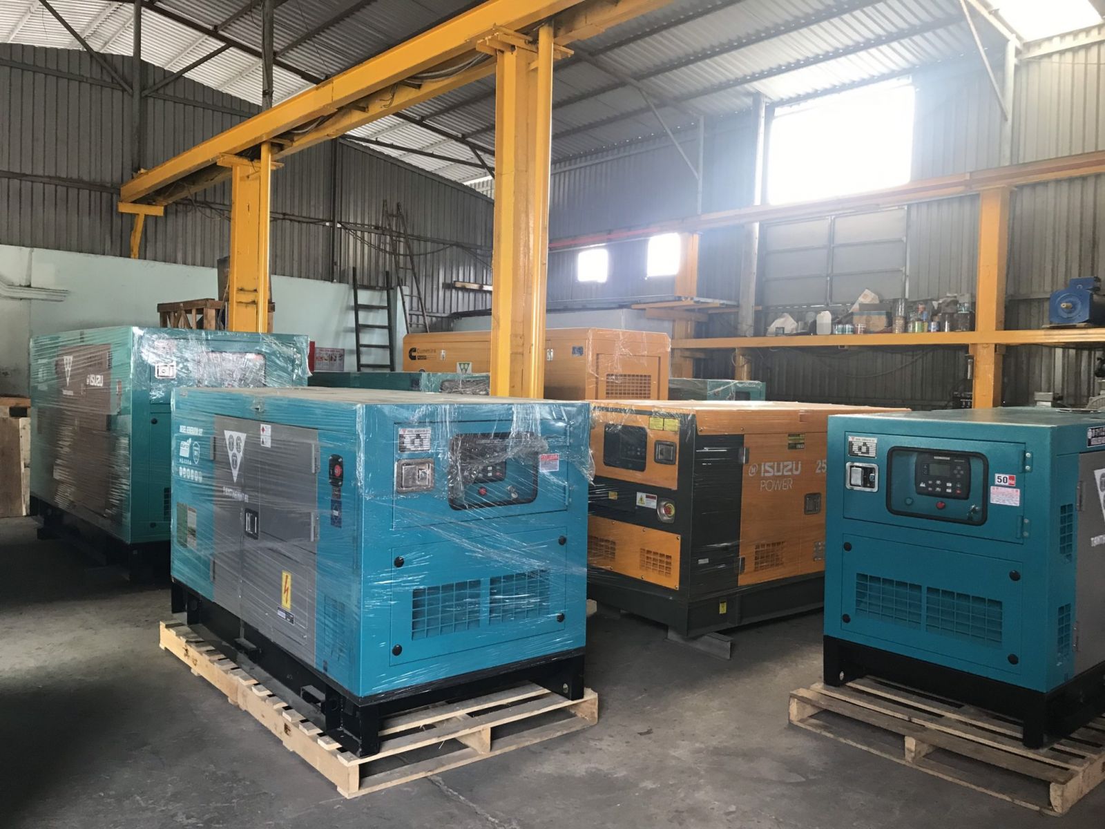 Máy phát điện siêu cách âm