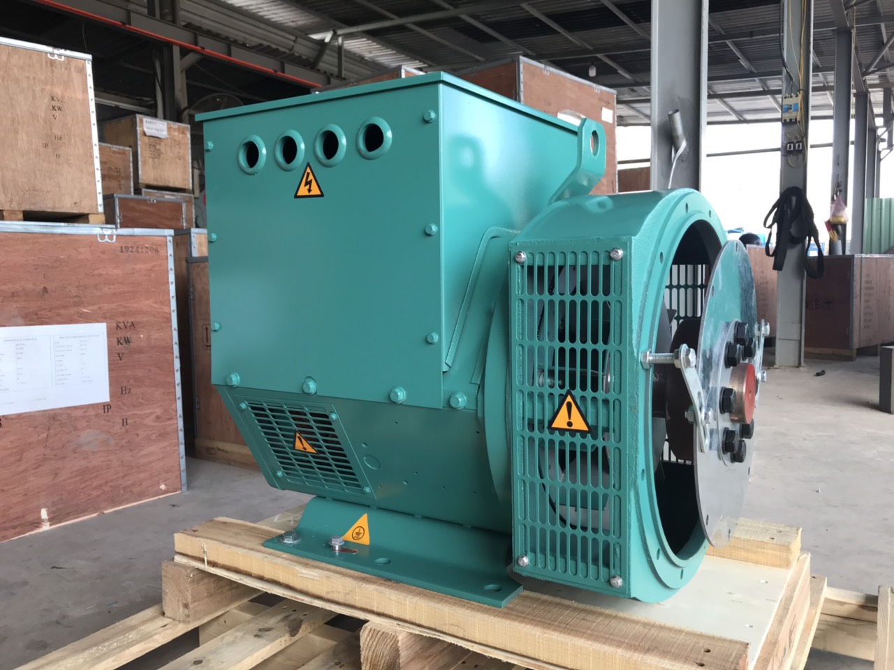 Củ phát điện không chổi than - Thân lục giác - 250 Kva