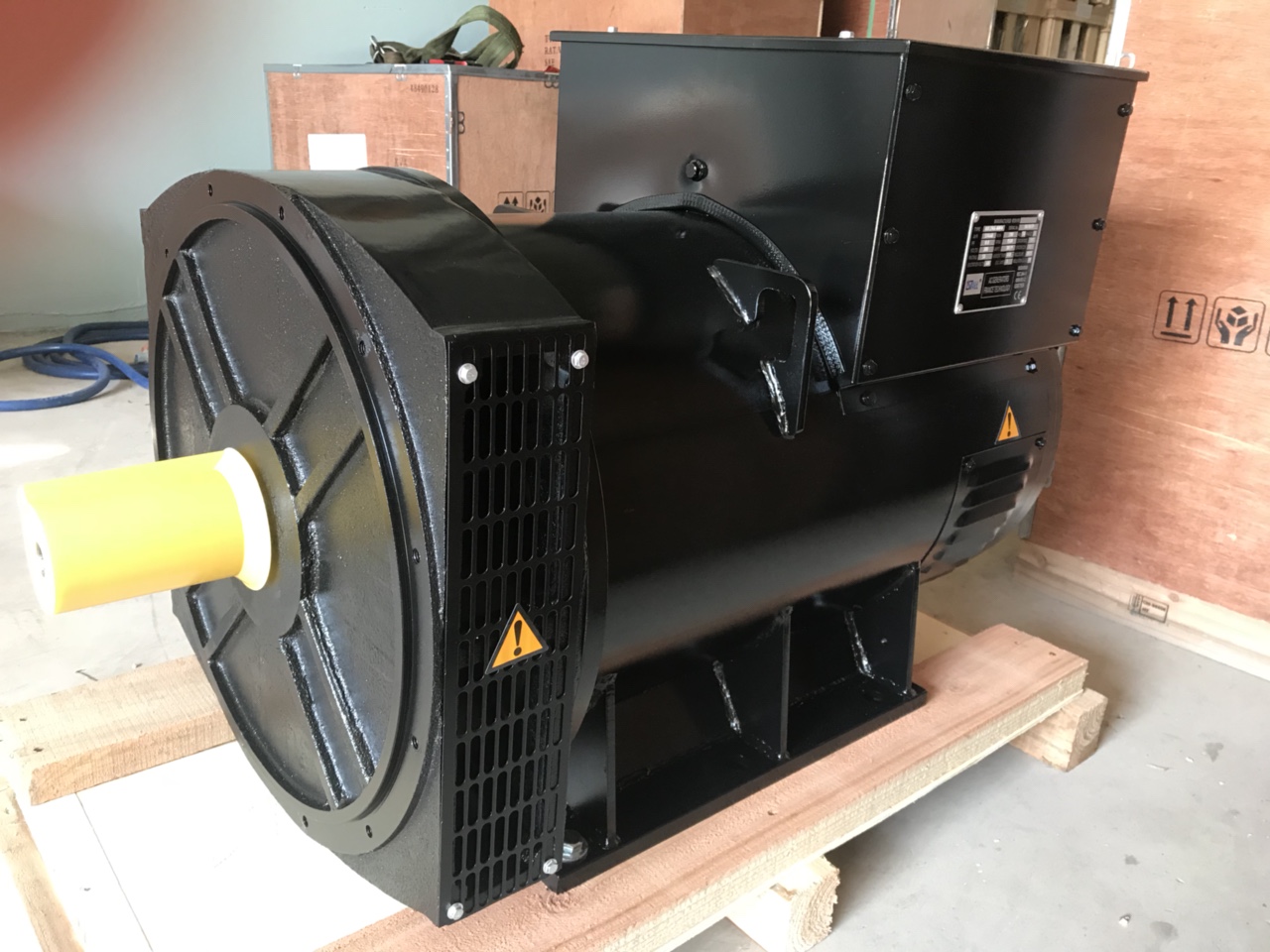 Đầu phát điện không chổi than 200KVA