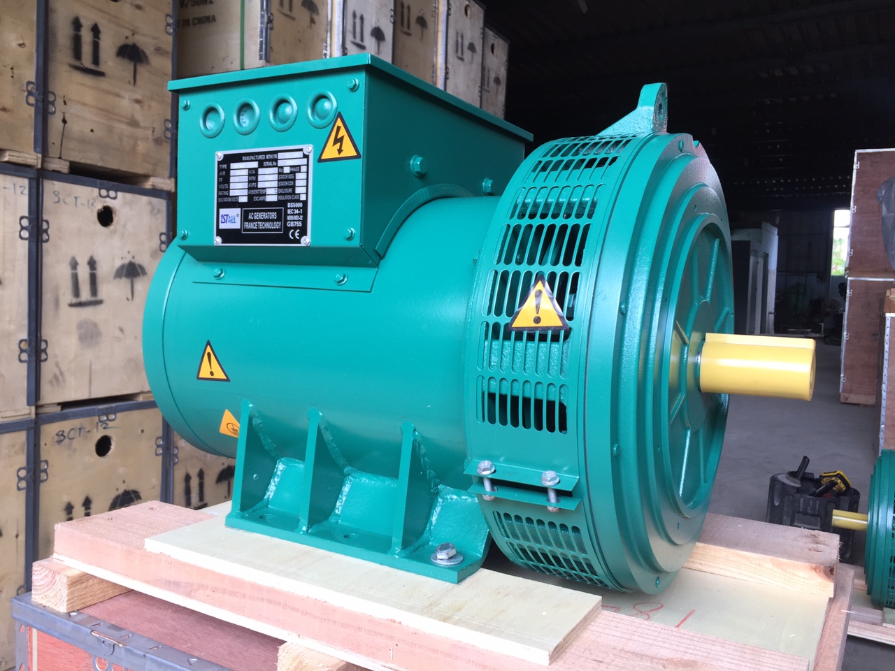 Đầu phát điện không chổi than 22.5KVA-Đầu nổ lắp cho máy phát điện