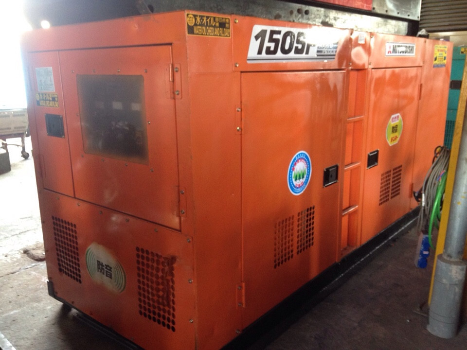 Máy phát điện công nghiệp cũ